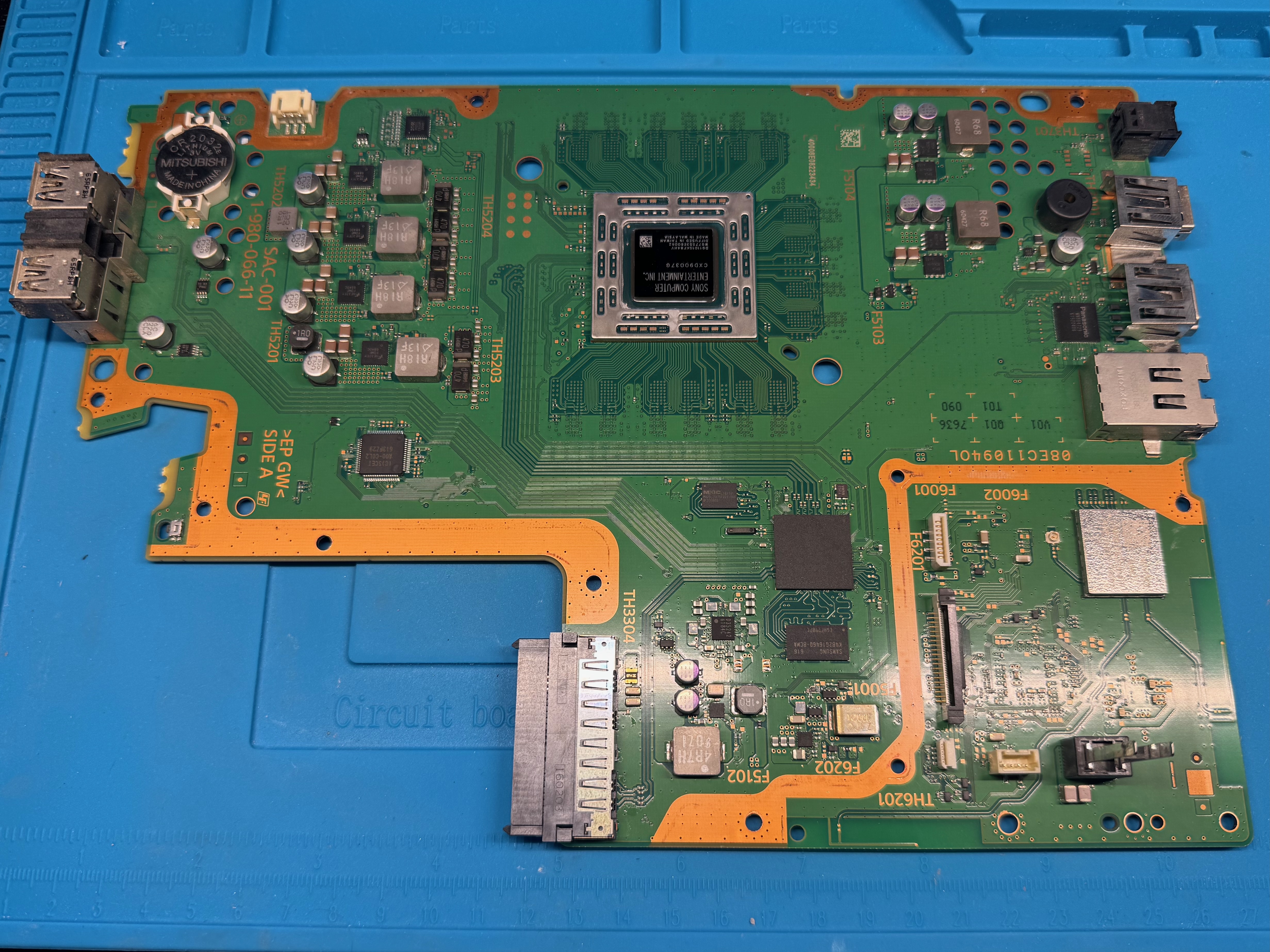 Scheda madre PS4 Fat SAC-001 prima della diagnosi